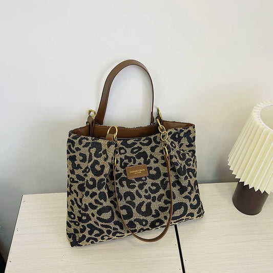 Modern handväska med leopardmotiv Mångsidig med stor kapacitet 